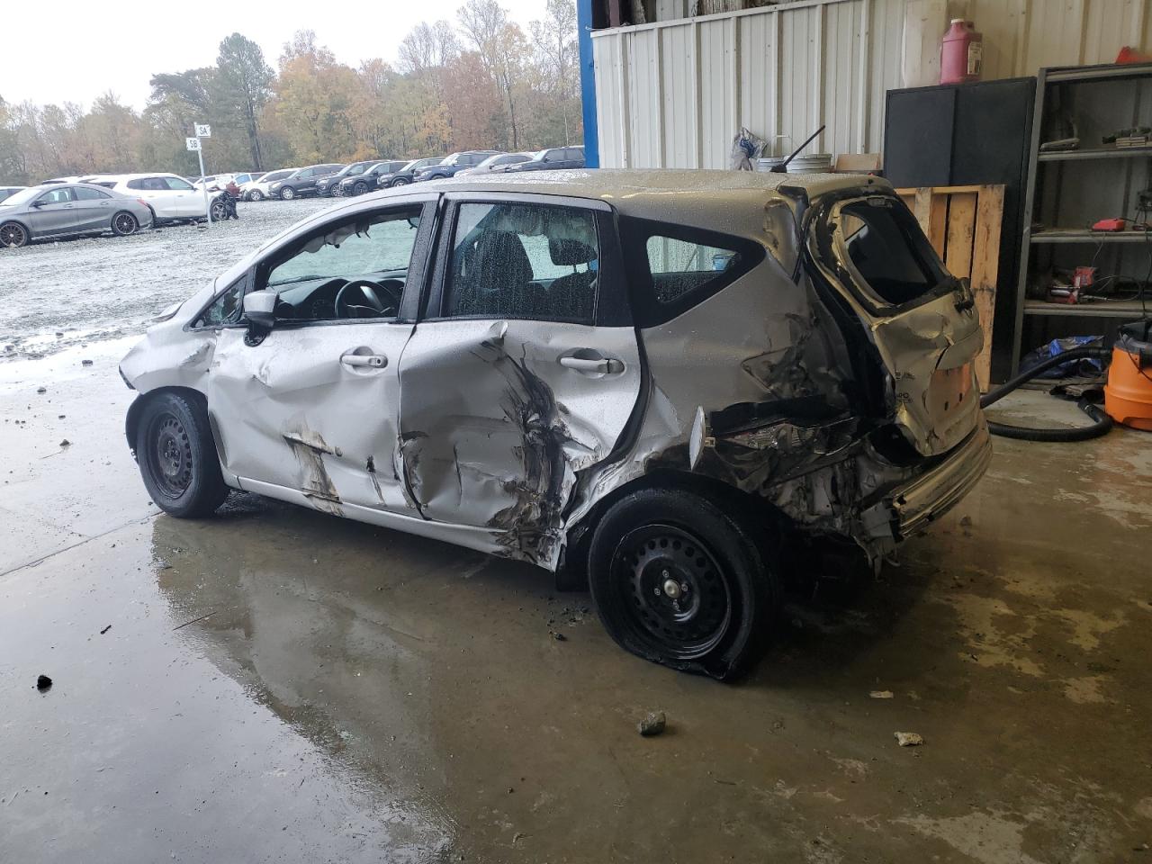 Nissan Versa S Image 10