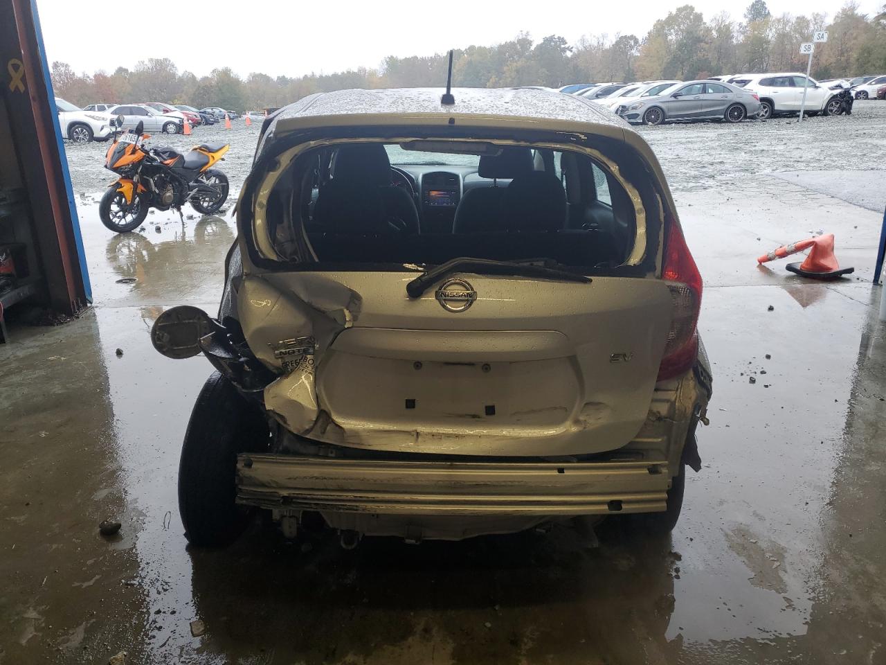 Nissan Versa S Image 7