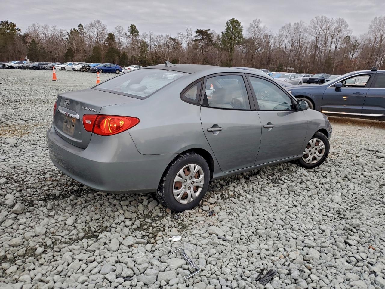 Hyundai ELANTRA Blue Image 8