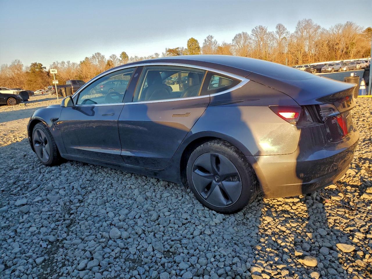Tesla Model 3 Image 3