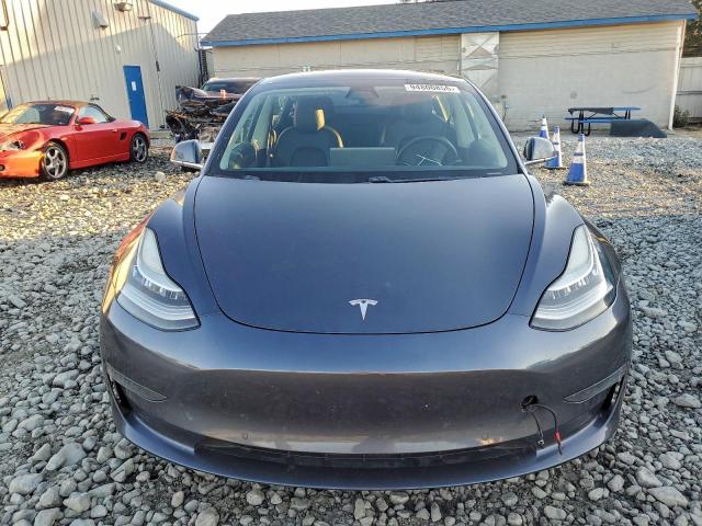 Tesla Model 3 Image 8