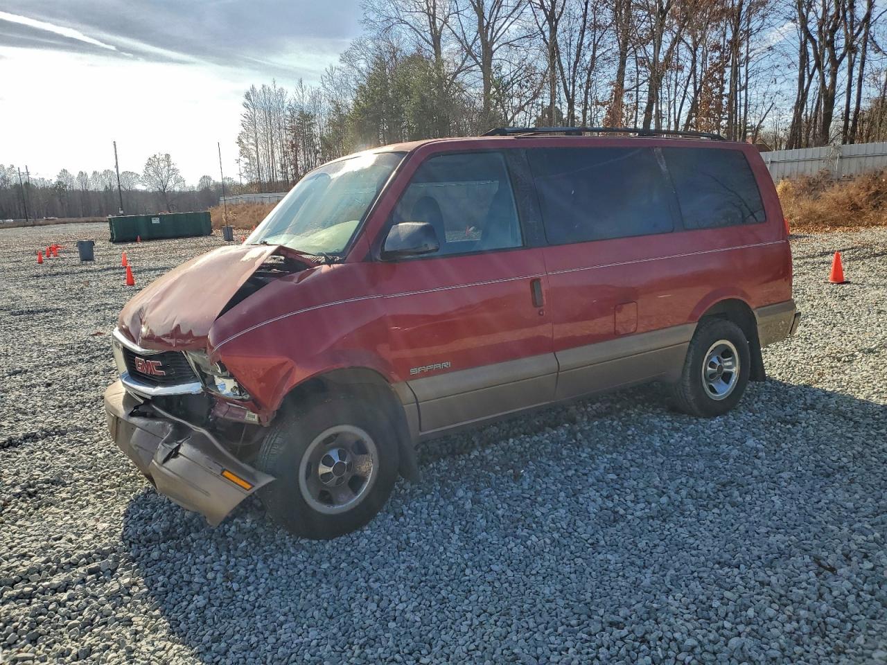 GMC Safari Xt Image 1