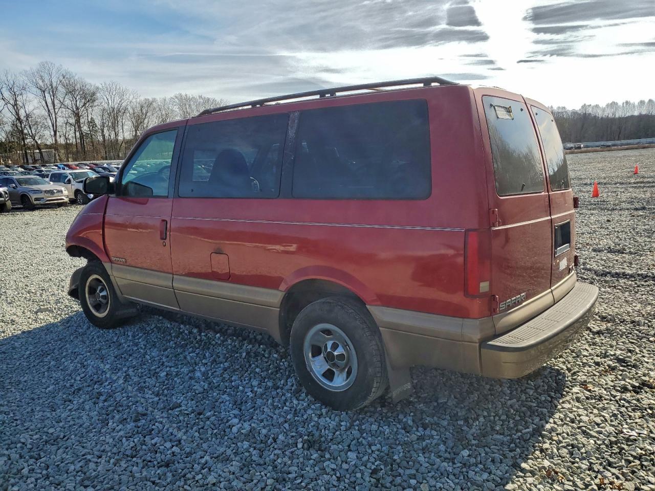 GMC Safari Xt Image 11
