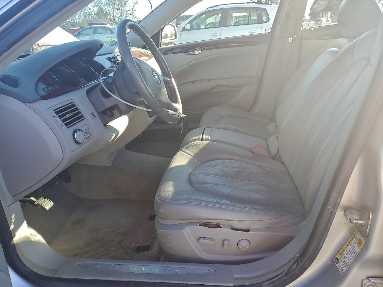 Buick Lucerne Cxl Image 3