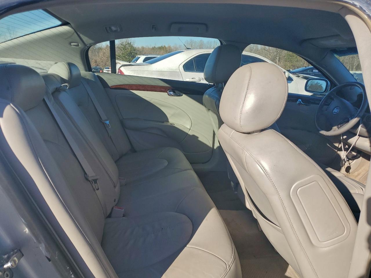 Buick Lucerne Cxl Image 7