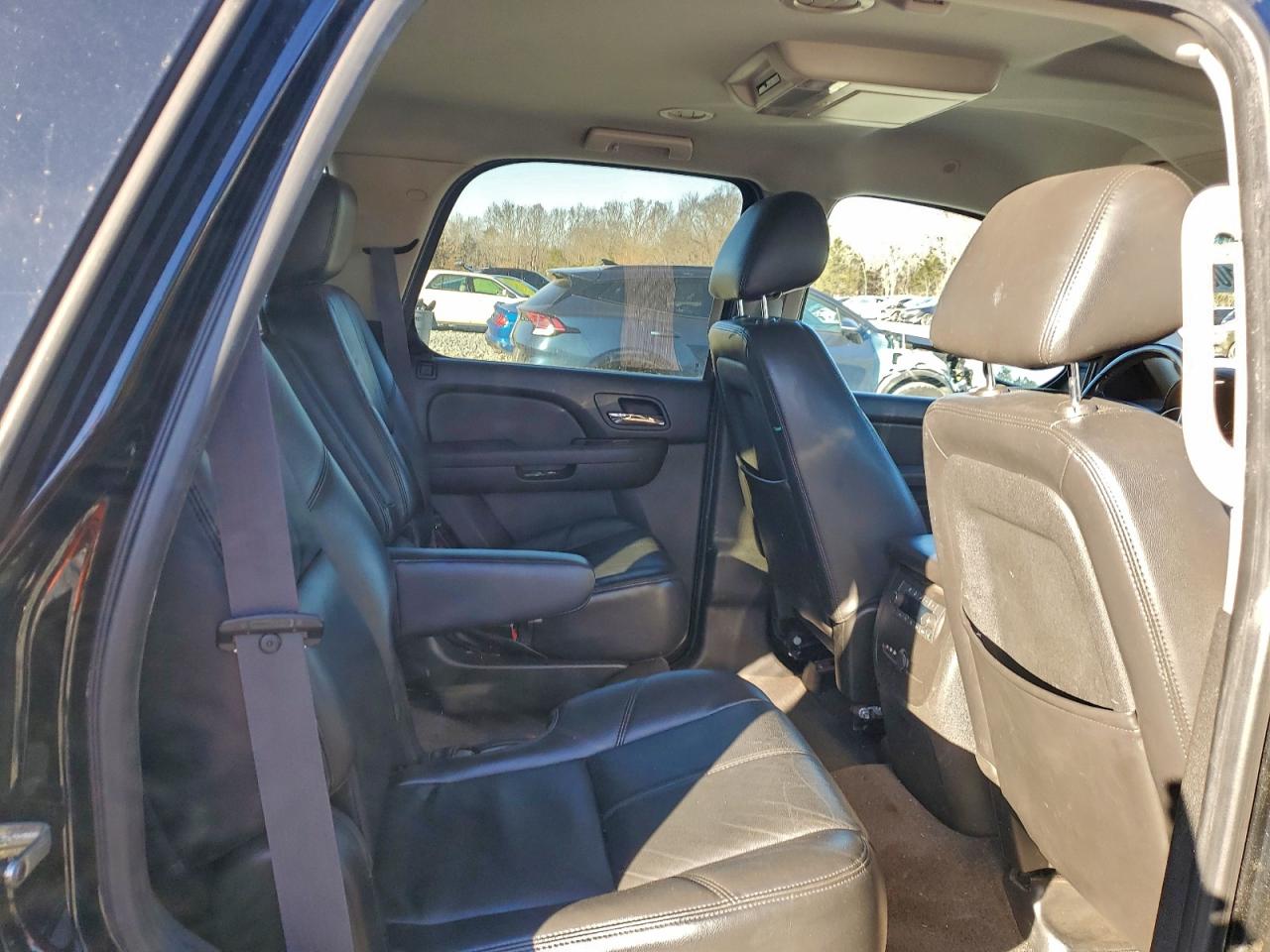 Chevrolet Tahoe K1500 Lt Image 12