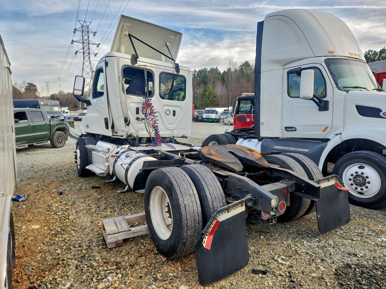 Freightliner Cascadia 1 Image 8
