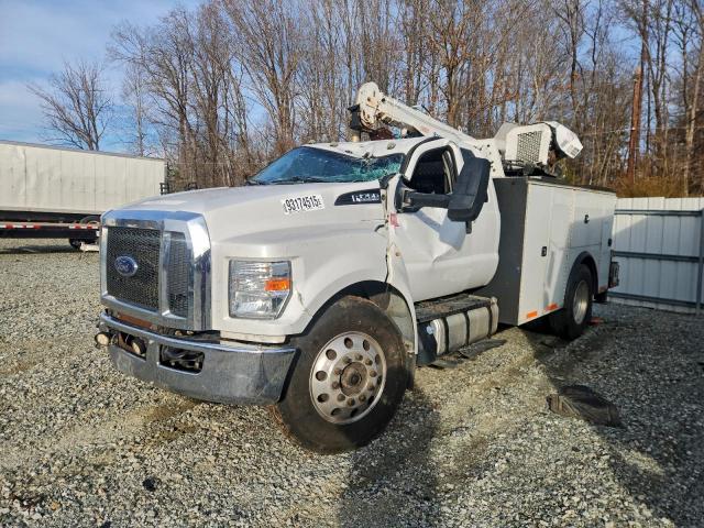 Ford F-750 Super Duty Image 3