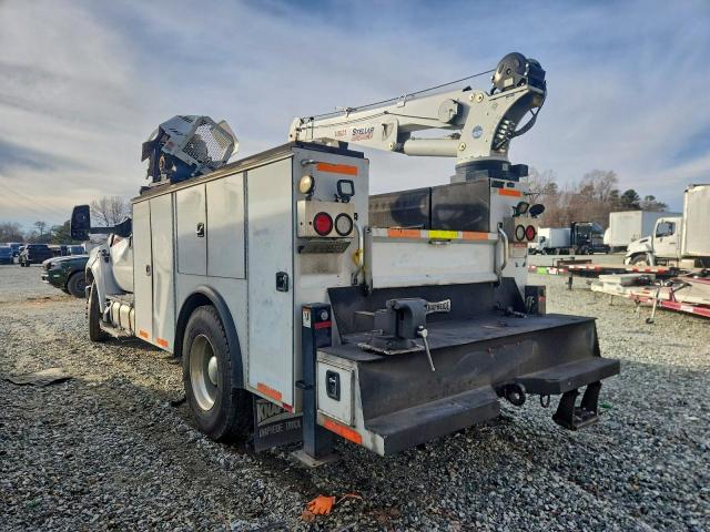 Ford F-750 Super Duty Image 5