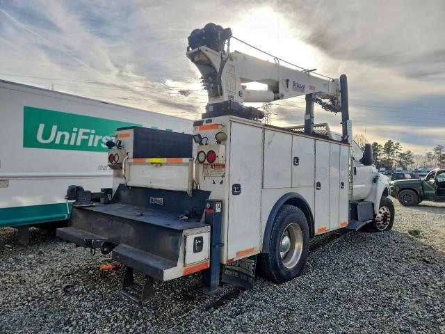 Ford F-750 Super Duty Image 2