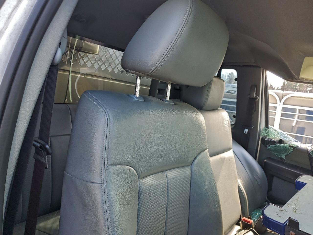 Ford F-750 Super Duty Image 9