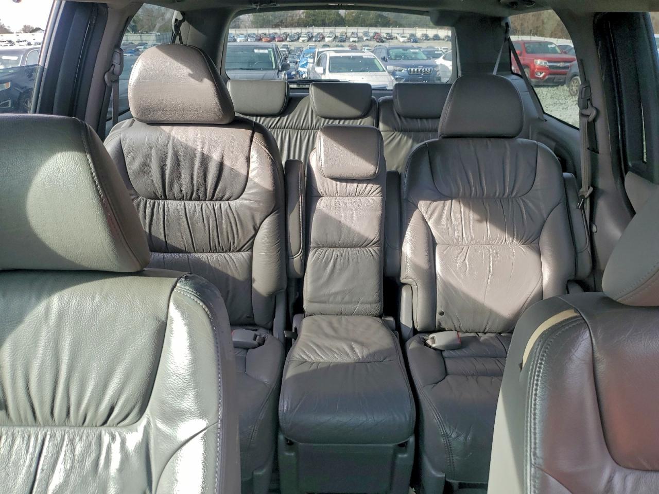 Honda Odyssey Touring Image 6