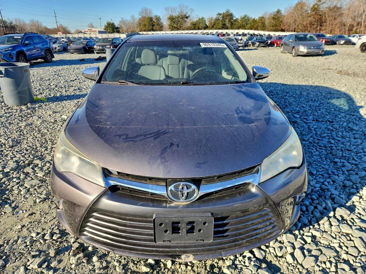 Toyota Camry Le Image 4