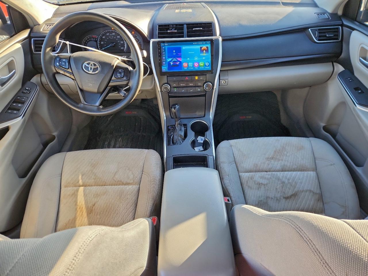 Toyota Camry Le Image 6