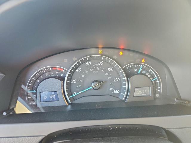 Toyota Camry Le Image 5