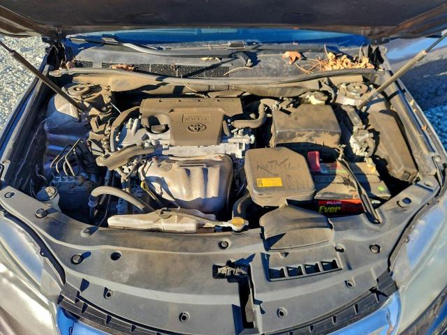 Toyota Camry Le Image 8