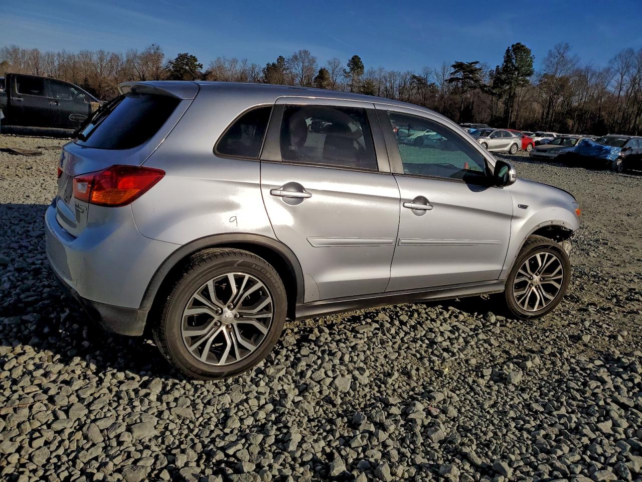 Mitsubishi Outlander Es Image 4