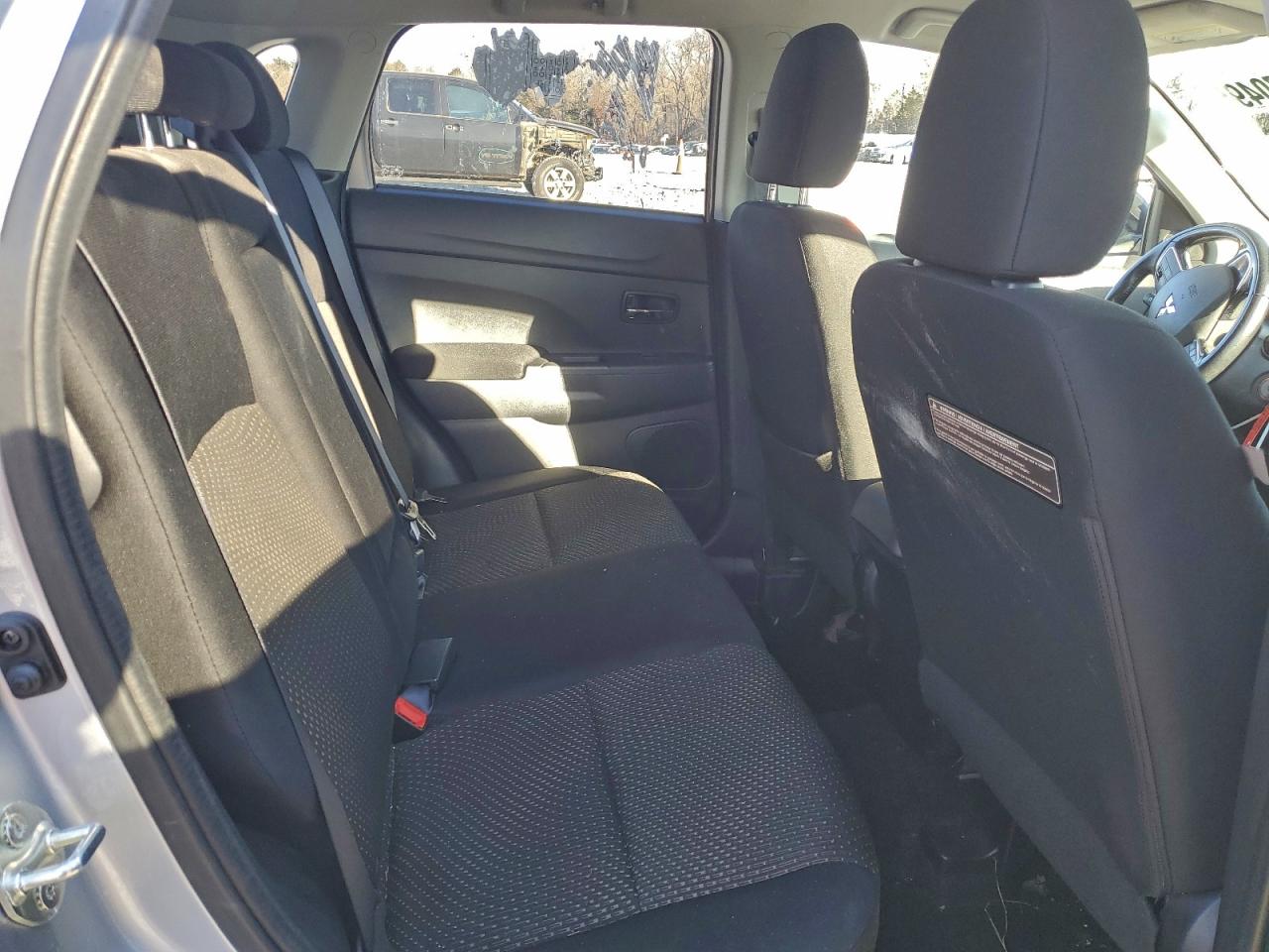 Mitsubishi Outlander Es Image 12