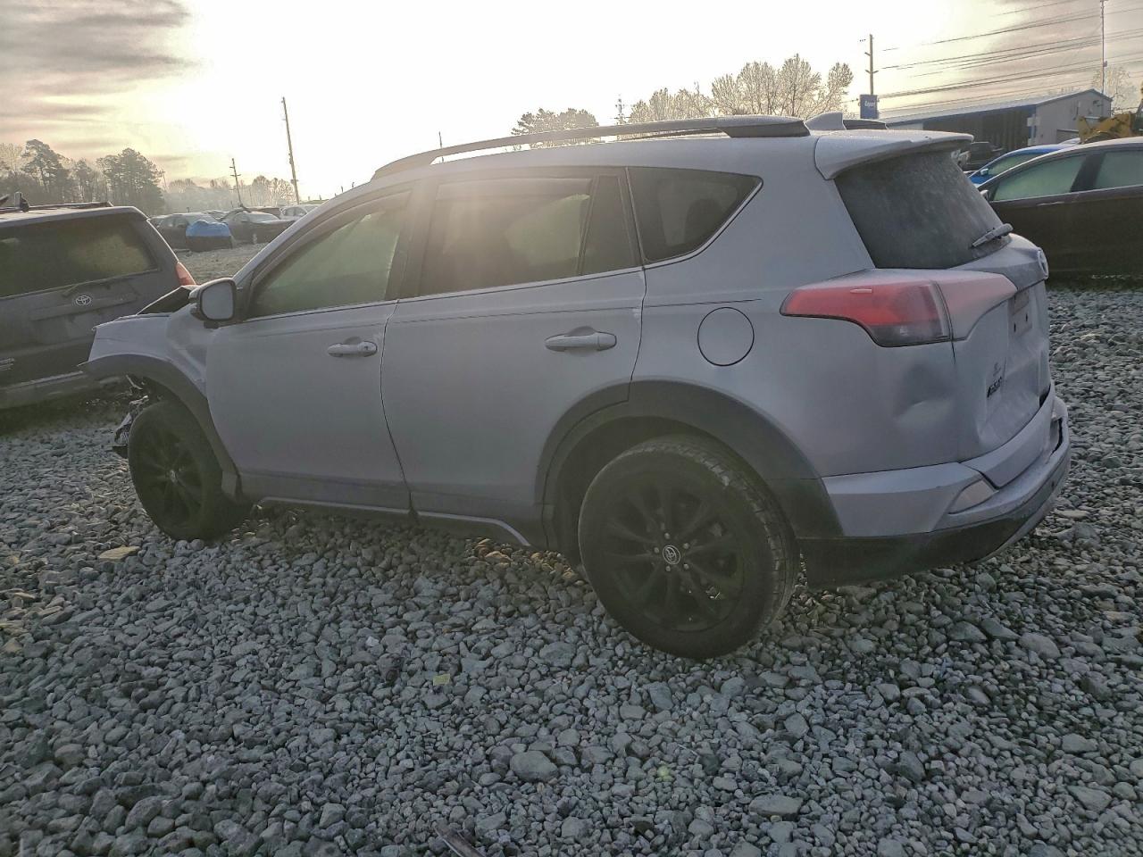 Toyota RAV4 Adventure Image 4