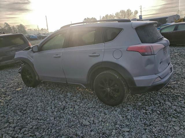 Toyota RAV4 Adventure Image 4