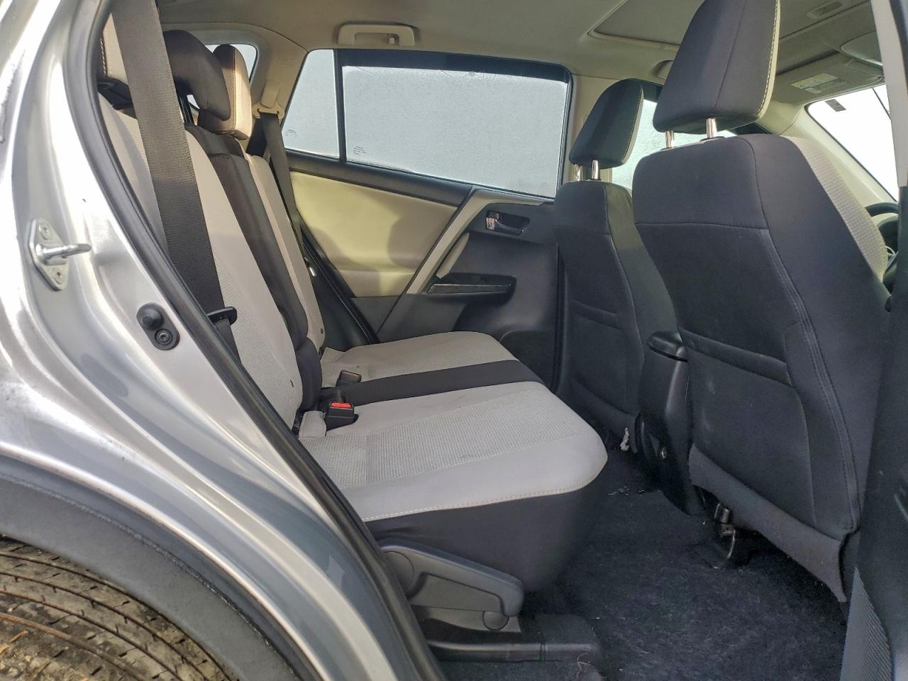 Toyota RAV4 Adventure Image 10