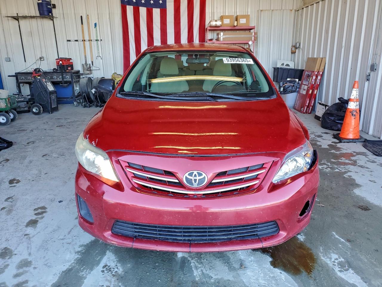 Toyota Corolla Base Image 9