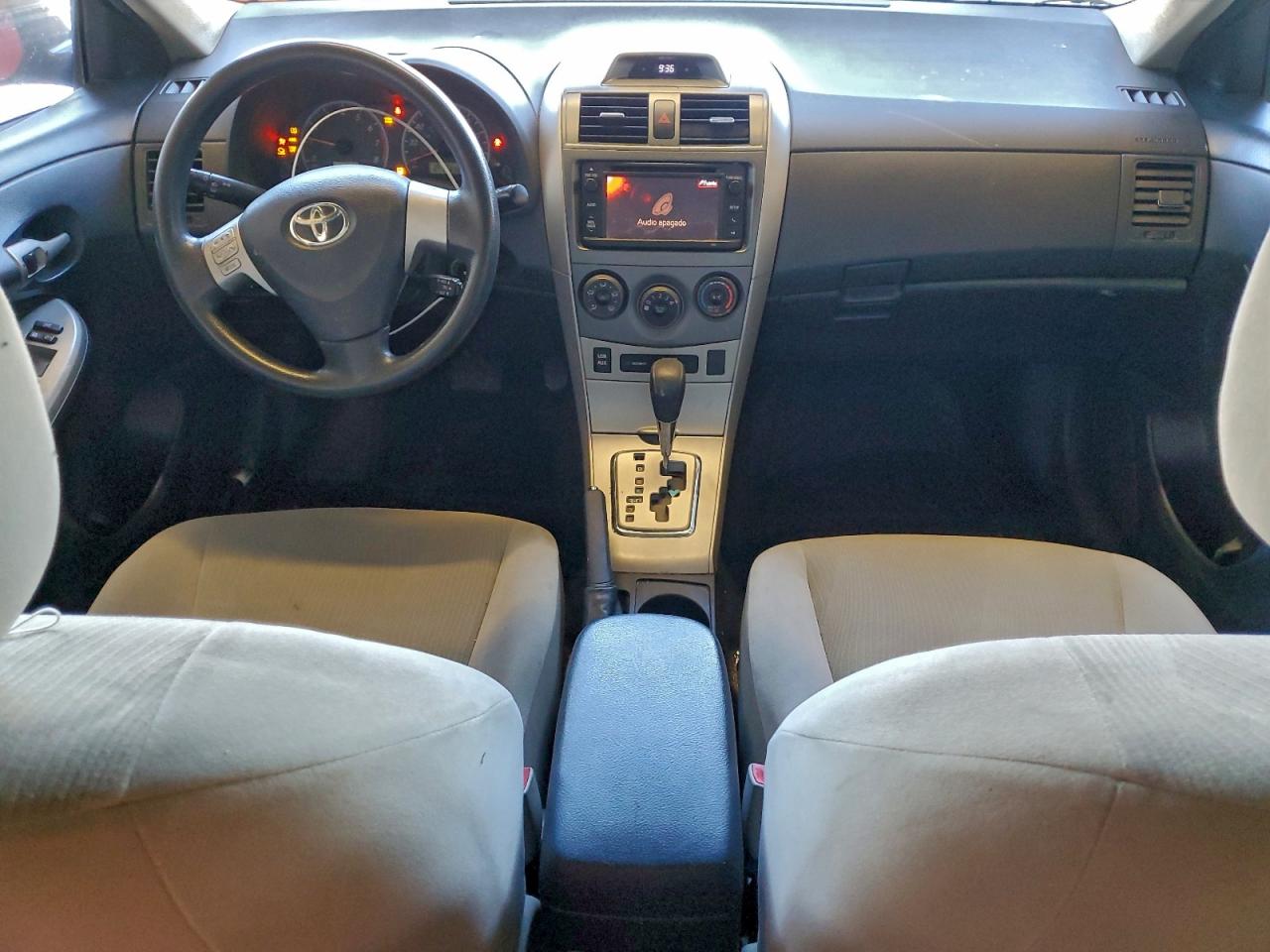 Toyota Corolla Base Image 7
