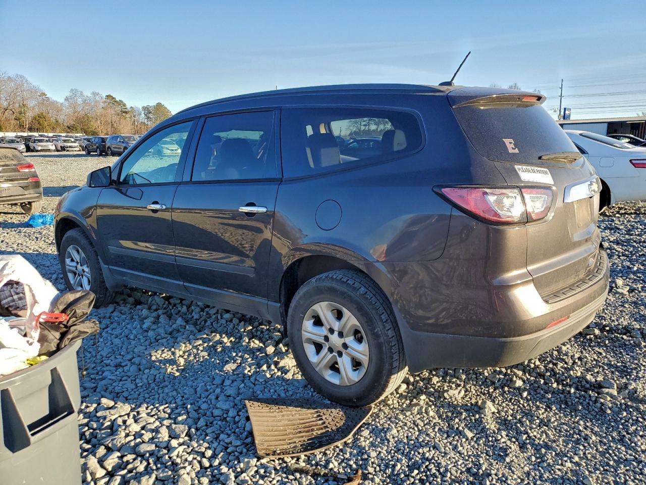 Chevrolet Traverse Ls Image 2