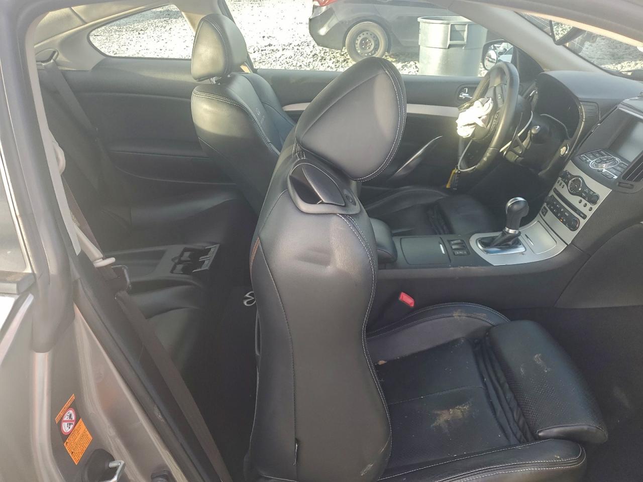 INFINITI G37 Base Image 12
