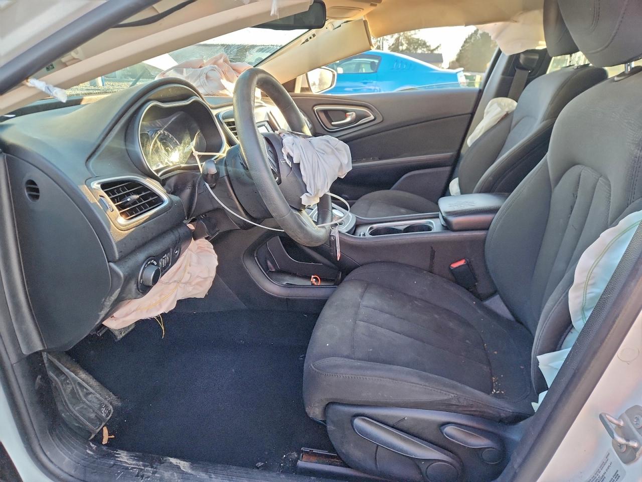 Chrysler 200 Limited Image 6