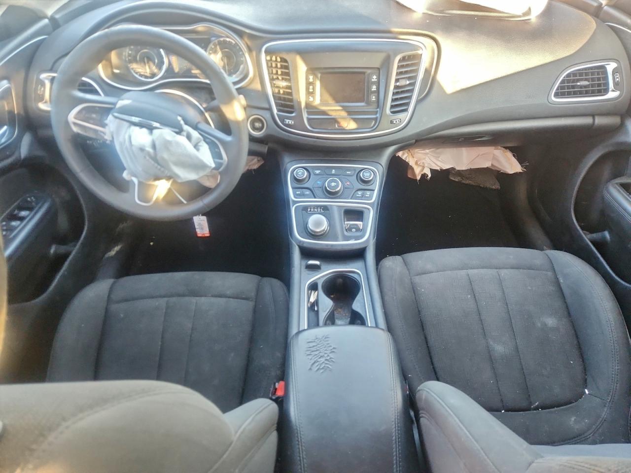 Chrysler 200 Limited Image 8