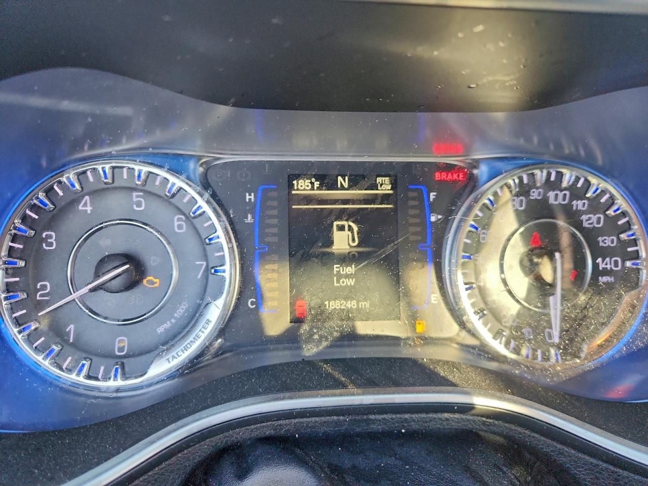 Chrysler 200 Limited Image 7