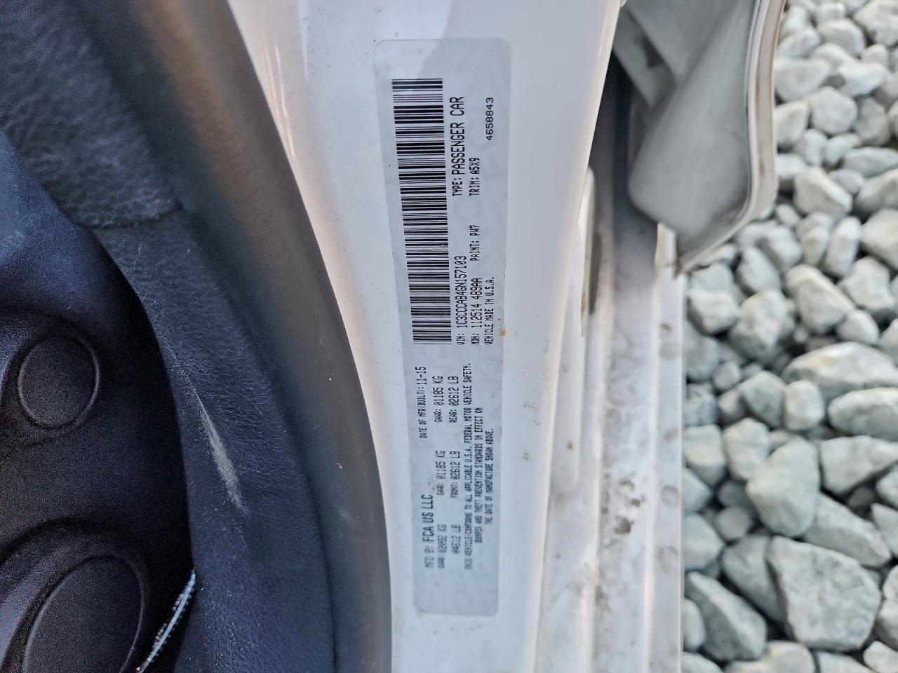 Chrysler 200 Limited Image 11