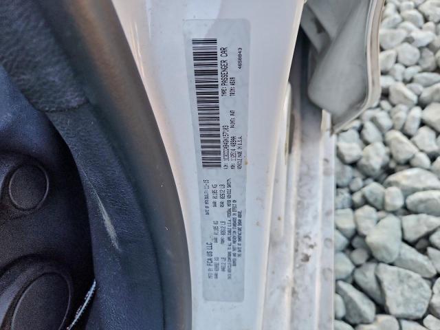 Chrysler 200 Limited Image 11