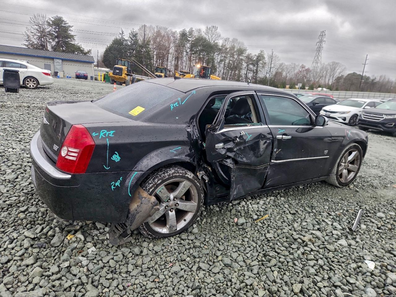 Chrysler 300 Touring Image 12