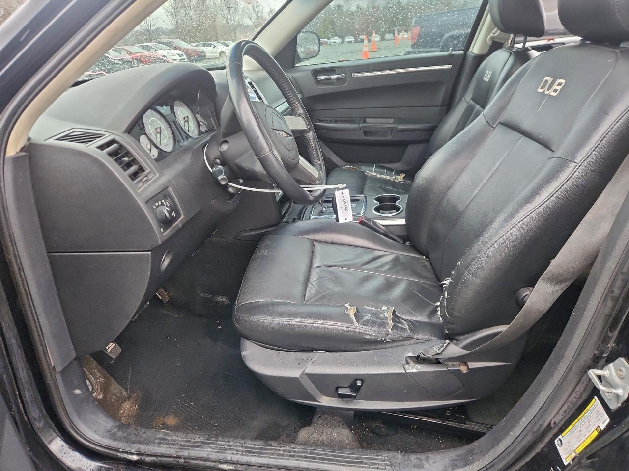 Chrysler 300 Touring Image 4