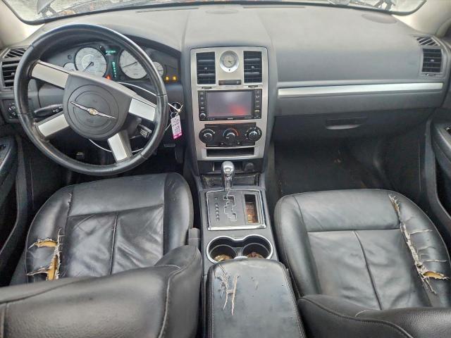 Chrysler 300 Touring Image 7