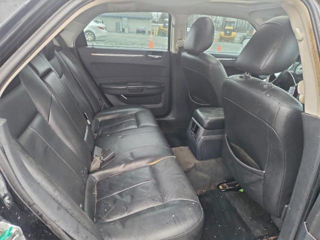 Chrysler 300 Touring Image 11