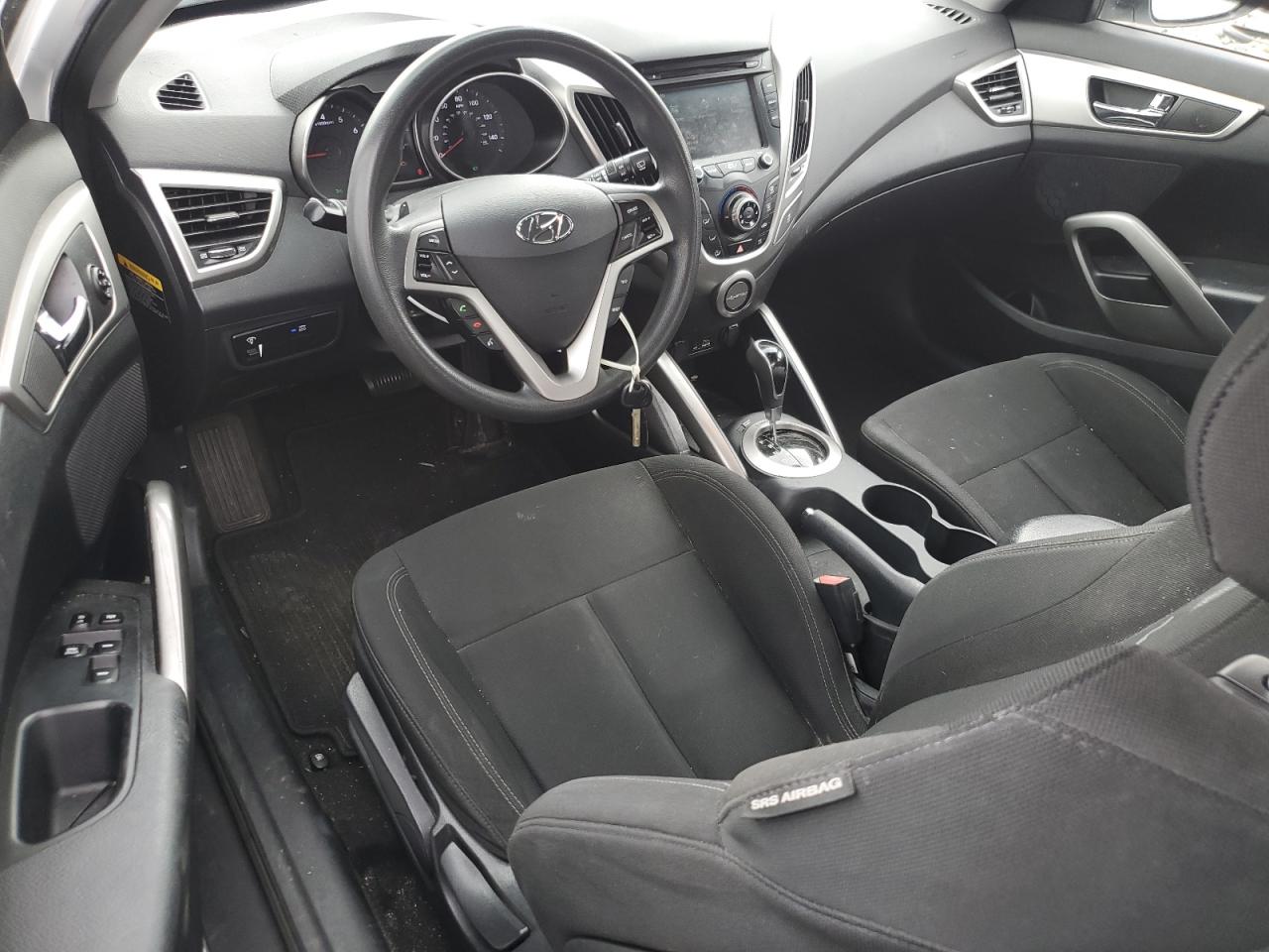 Hyundai VELOSTER Image 9