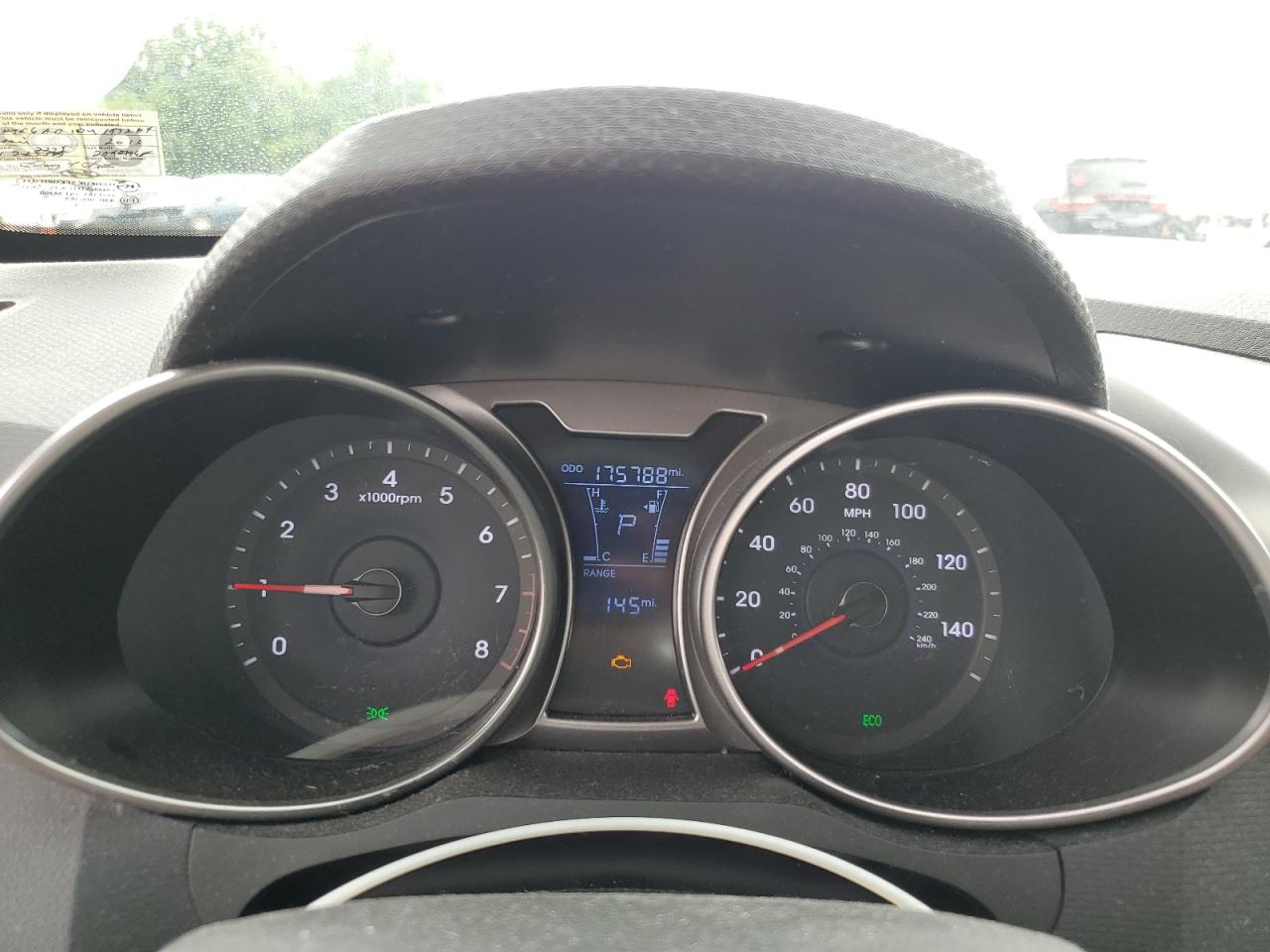 Hyundai VELOSTER Image 10