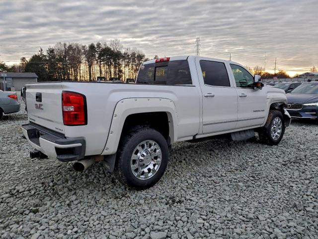 GMC Sierra K2500 Denali Image 5