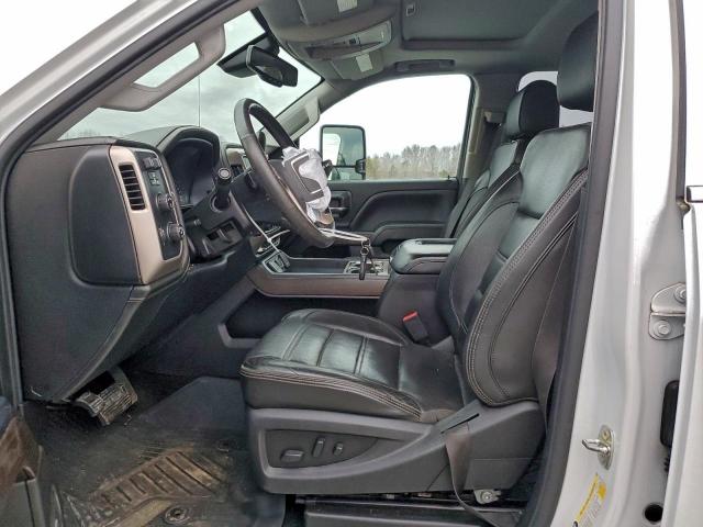 GMC Sierra K2500 Denali Image 10