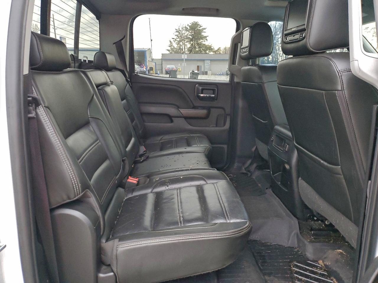 GMC Sierra K2500 Denali Image 2