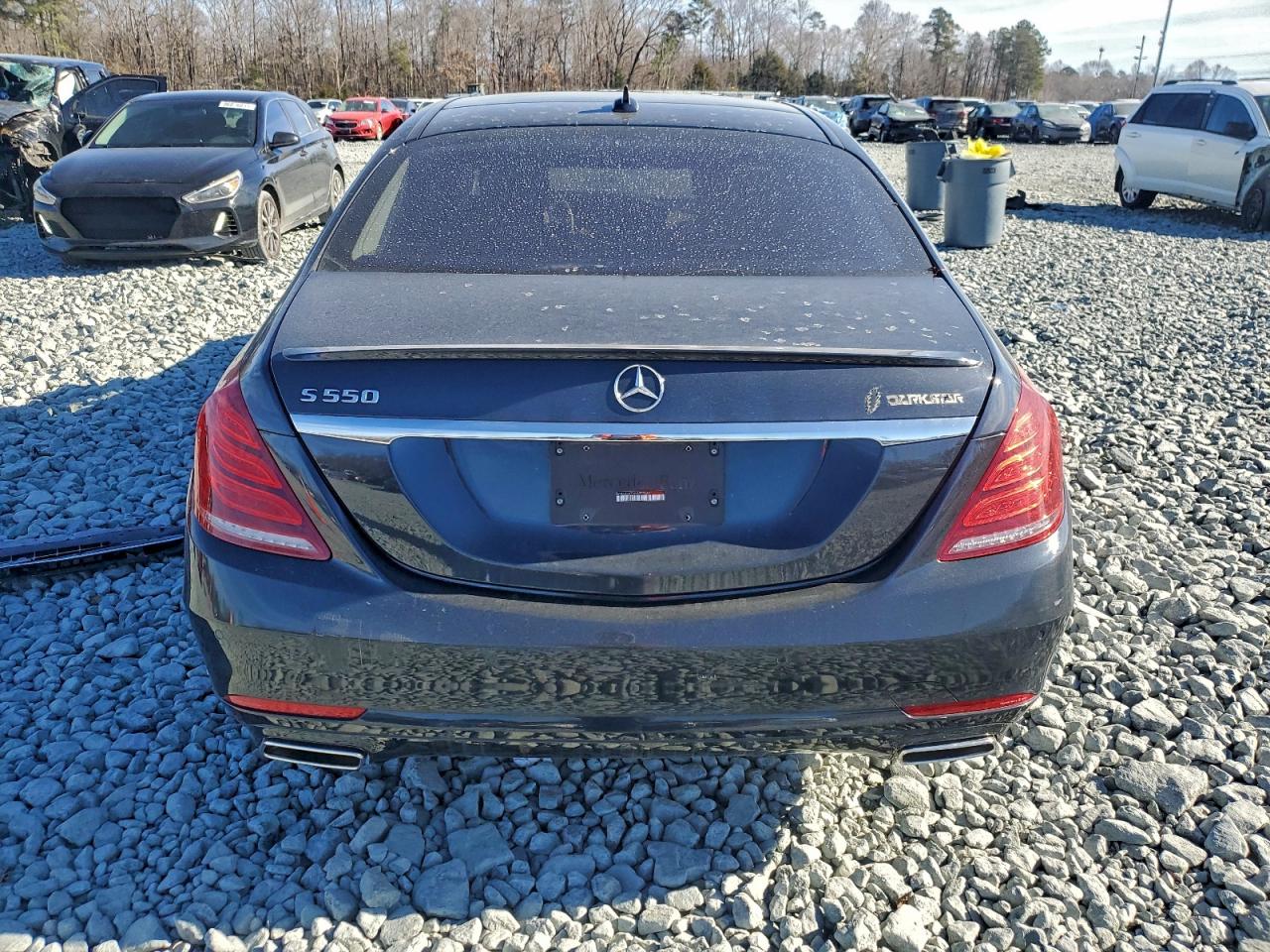 Mercedes-Benz S-Class 550 Image 3