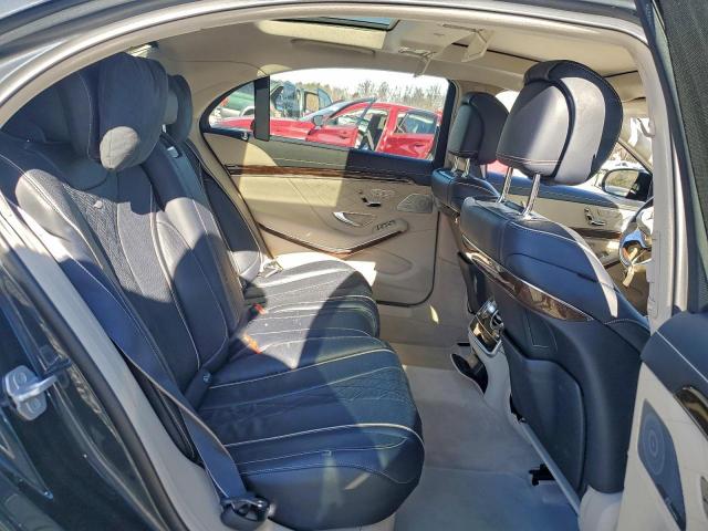 Mercedes-Benz S-Class 550 Image 6