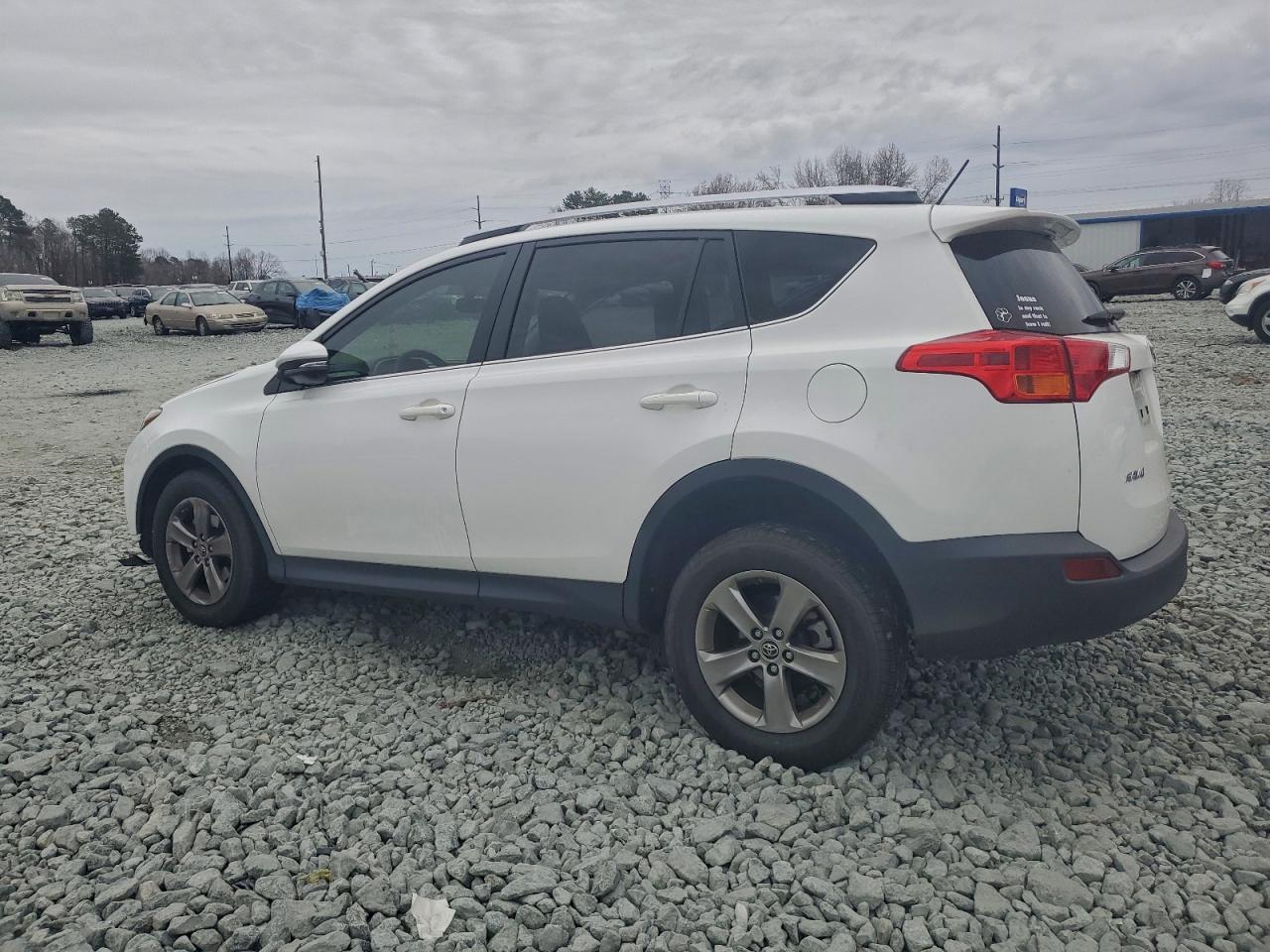 Toyota RAV4 Xle Image 12
