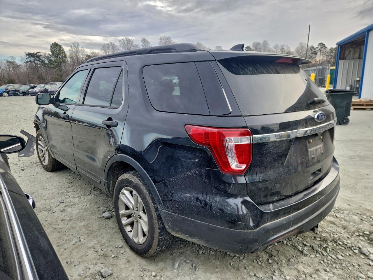 Ford Explorer Image 7