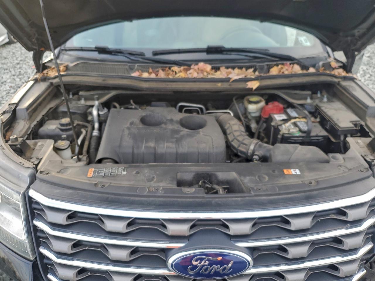 Ford Explorer Image 9