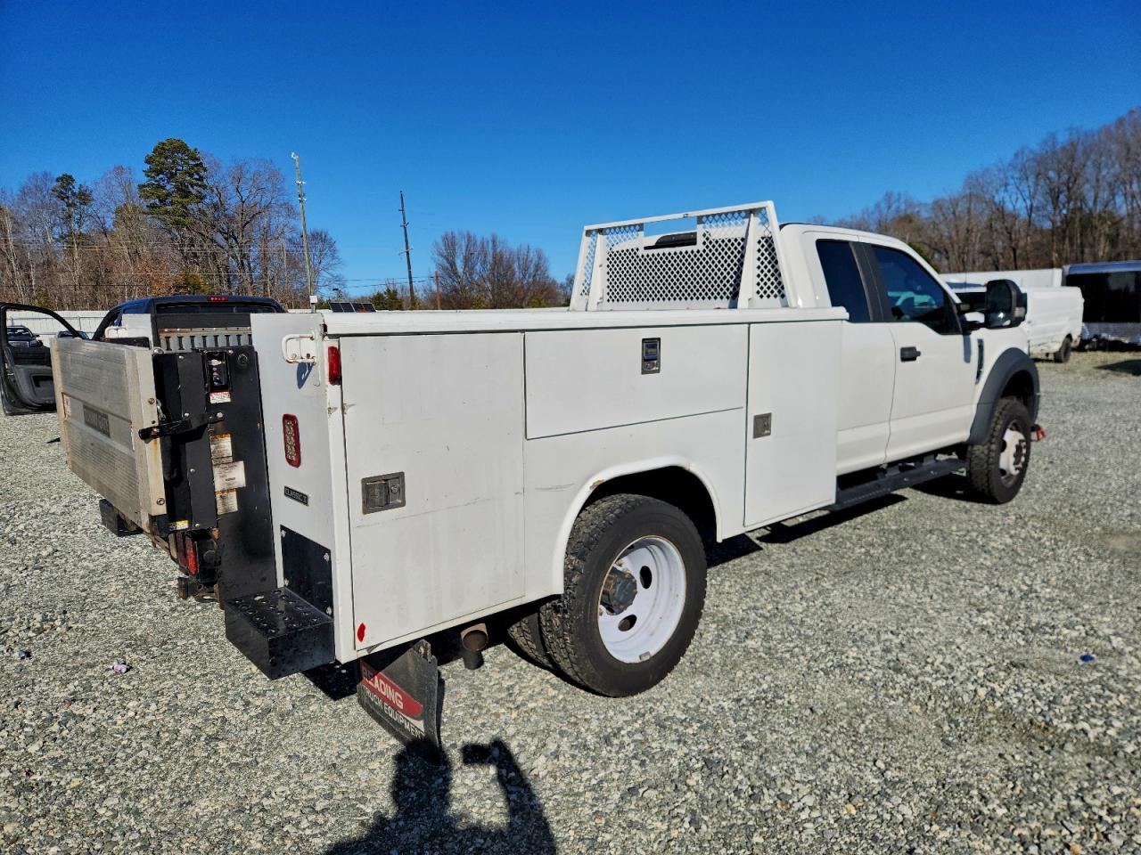 Ford F-450 Super Duty Image 4