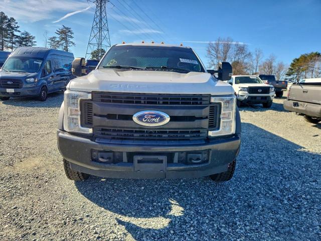 Ford F-450 Super Duty Image 5